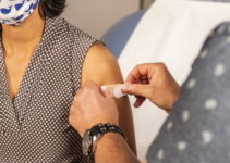 UK Extends Covid Booster Vaccines to the Over-40s